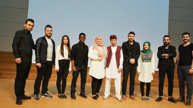 Genç İletişimcilerden Milli Şairimize Vefa