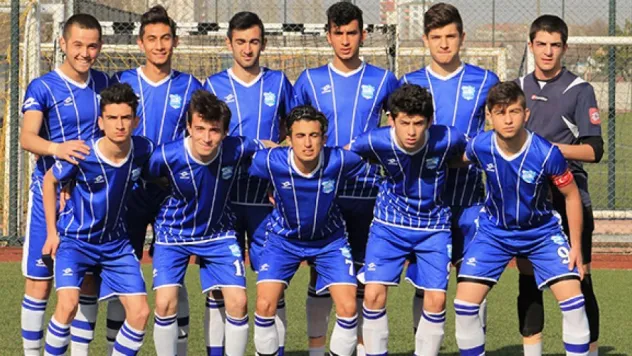 Kayseri U-17 ligi play-off erteleme maçını kazandı.