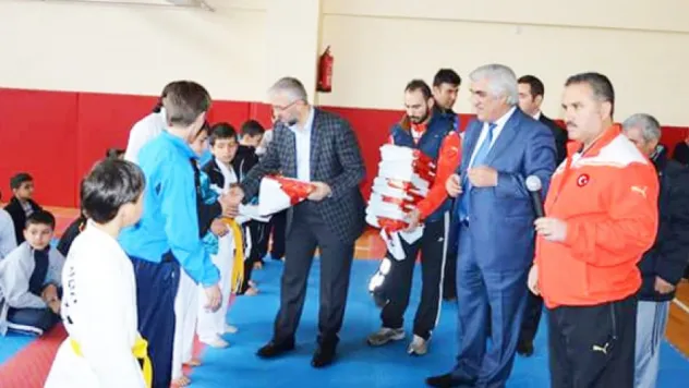 Müftü Güven'den minik sporcularla söyleşi