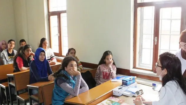 Uzdent'ten Kay-Ders öğrencilerine diş taraması