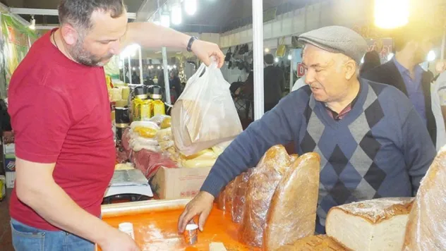 Yöresel fuarın gözdesi 'Balina Ekmek'