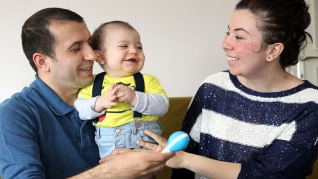 Atlas bebeğin yüzü artık gülüyor