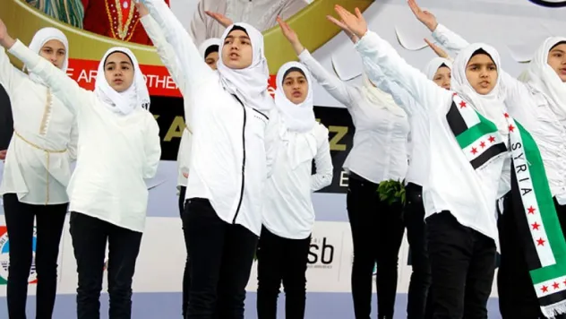 Dünya barışı için 2 bin öğrenci buluştu