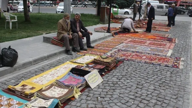 Halı pazarı açıldı