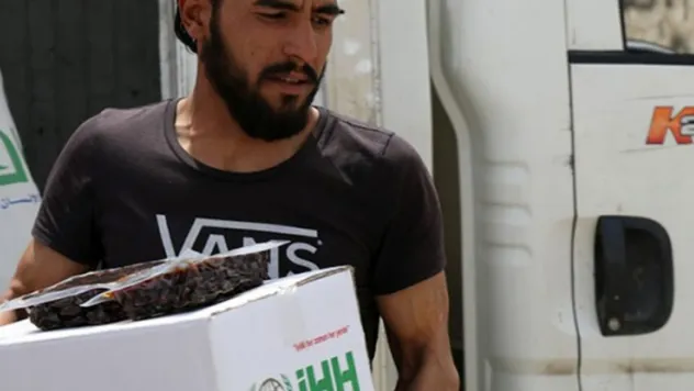 İHH'dan bombardıman altındaki Halep'e yardım