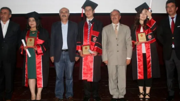 Osman Ulubaş Lisesi ilk mezunlarını verdi