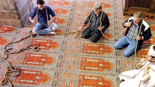 700 yıllık bin 111 taneli tespih