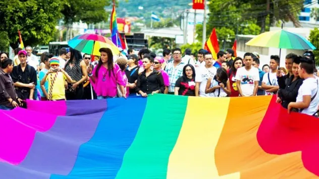 Eşcinsel lobilerinin hedefi aile