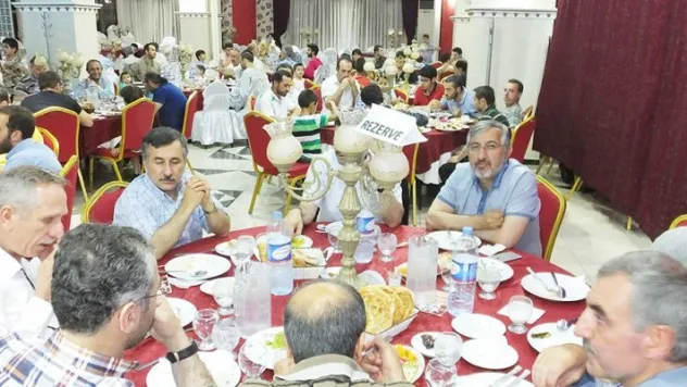 İlim Hikmet Vakfı'ndan kardeşlik sofrası
