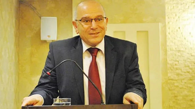 Cahit Özden'den gençlere uyarı