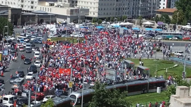 Kayseri darbeye karşı demokrasi nöbetinde
