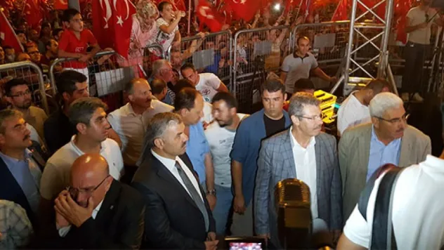 Kayseri Şeker, çiftçisi ve çalışanıyla demokrasi nöbetine katıldı