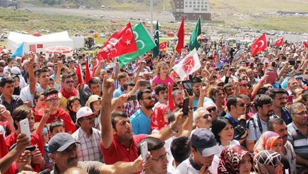 Muhalifler kurultaya katılmaktan vazgeçti