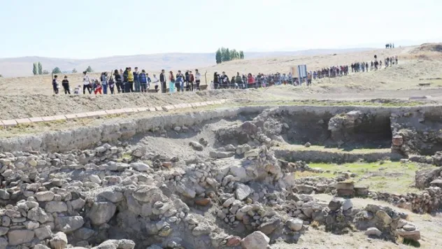 'Tarihe yolculuk&quot yeniden başlıyor