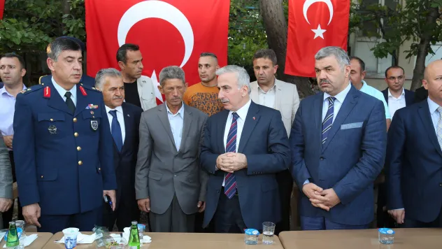 Vali Kamçı şehit Temizyürek'in mevlidine katıldı