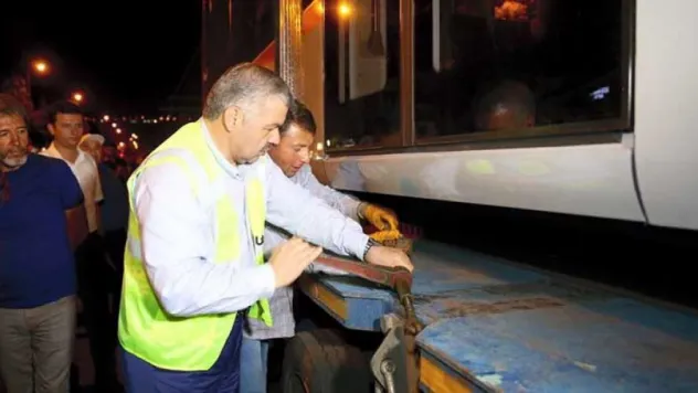 Yerli tramvaylar raylara indi