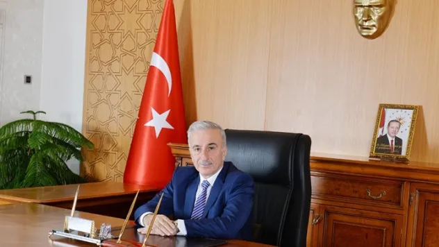 Vali Kamçı'dan Zafer Bayramı mesajı: Yolumuz açık