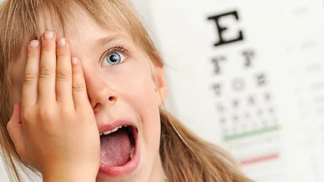 Okul öncesinde çocuklara göz muayenesi yaptırın