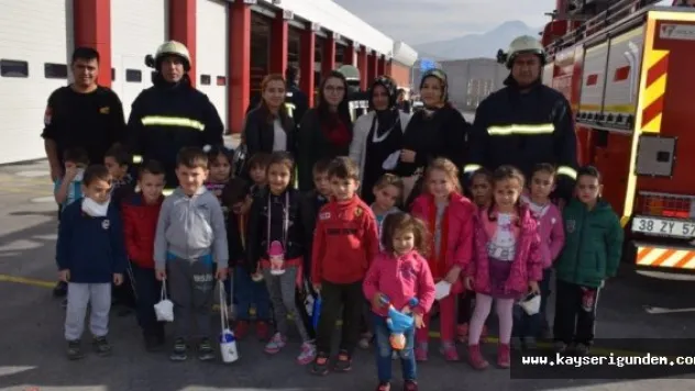 Anaokulu öğrencileri OSB İtfaiye Müdürlüğünü ziyaret etti