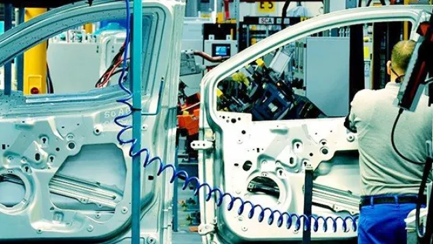 Sanayi üretimi beklentilerin üzerinde arttı