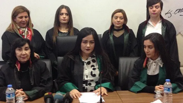 25 Kasım savaşa ve yoksulluğa karşı bir başkaldırının öyküsüdür