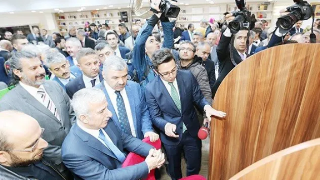 800 kişilik kütüphane hizmete girdi