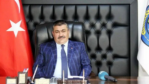 Akay ateşten gömlek giyerek geldi'