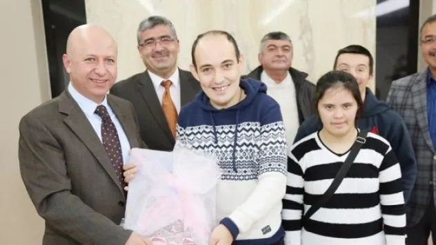 Çolakbayrakdar'a 'özel' ziyaret