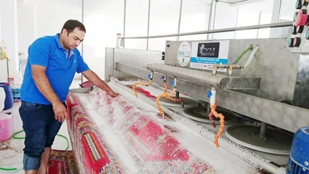 Develili esnaflardan TL'ye  destek