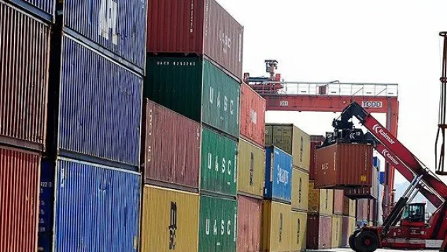 İhracat arttı, dış ticaret açığı azaldı