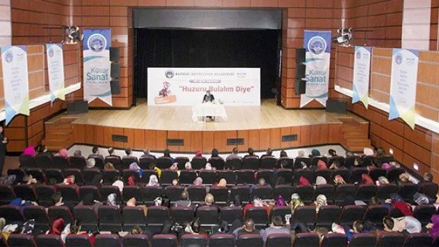 Sema Maraşlı dan &quothuzur&quot konferansı