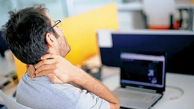 Yoğun çalışma saatleri bel ve boyunu vuruyor