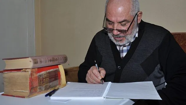 50 yıldır kitap okuyor