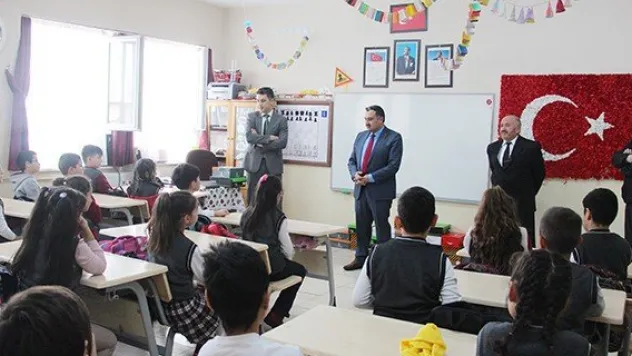 Başkan Cabbar'ın okul ziyaretleri sürüyor