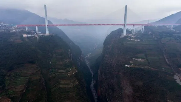 Dünyanın en yüksek köprüsü Çin'de