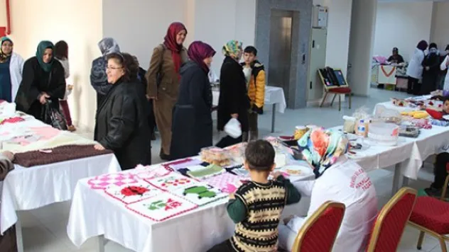 Hanımeller pazarı faaliyetlerini sürdürüyor