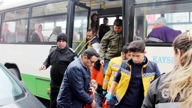 Otobüste rahatsızlandı hastaneye kaldırıldı