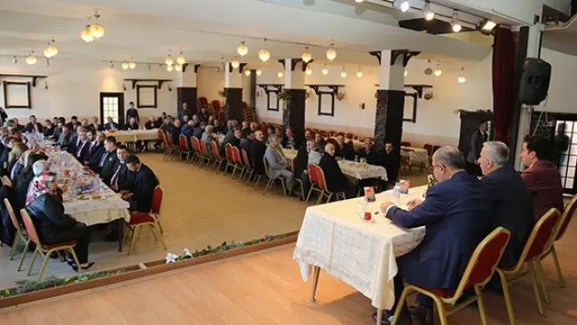 Vali Kamçı muhtarların sorunlarını dinledi