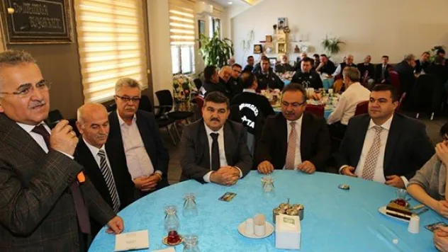 Melikgazi'de emekli personellere veda yemeği