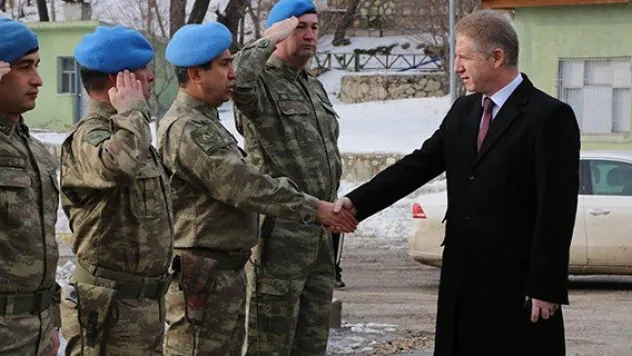 Vali Gül, askerleri ziyaret etti