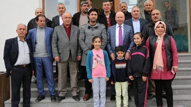 Başkan Çolakbayrakdar, muhtarlarla bir araya geldi