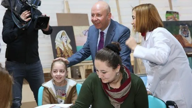 Çolakbayrakdar çiftinden kadınlara büyük jest