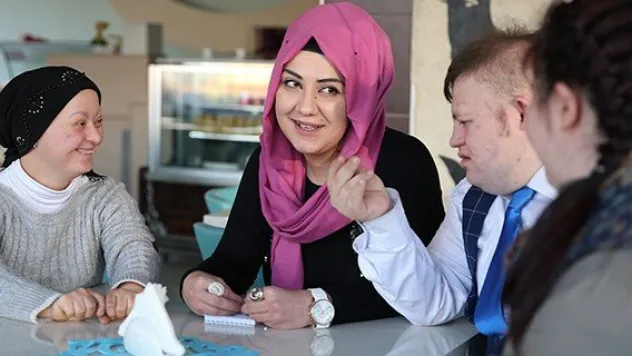 Down sendromluların "Zeynep ablası"