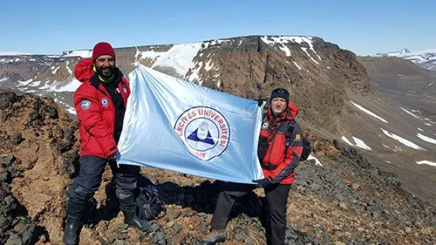 ERÜ öğretim üyesi Halıcı, Antarktika'da