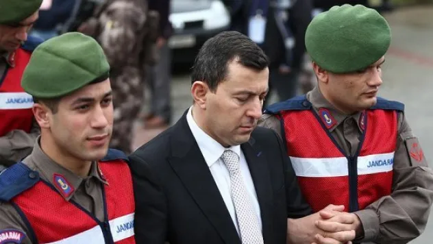 Eski Başyaverden sorulara çelişkili yanıtlar