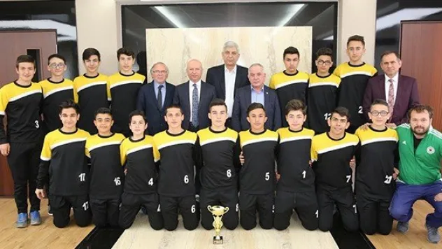 Kayseri şampiyonu Başkan Çolakbayrakdar'ı ziyaret etti