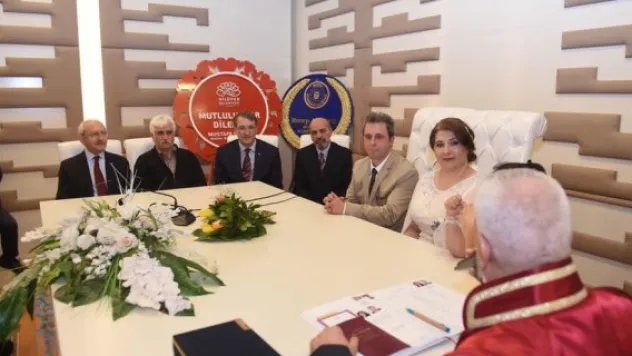 Kemal Kılıçdaroğlu nikah şahidi oldu 'evet' diyemedi