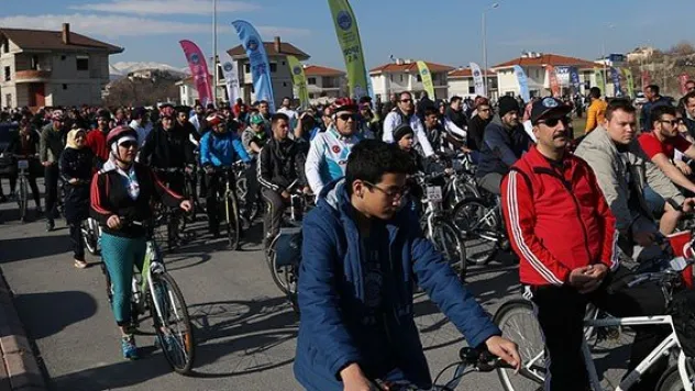 Sağlık için pedalladılar