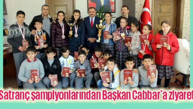 Satranç şampiyonlarından Başkan Cabbar'a ziyaret