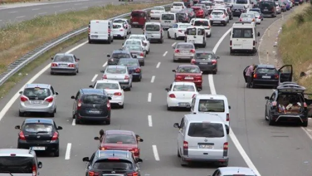 Trafiğe 1 ayda bin 387 araç eklendi